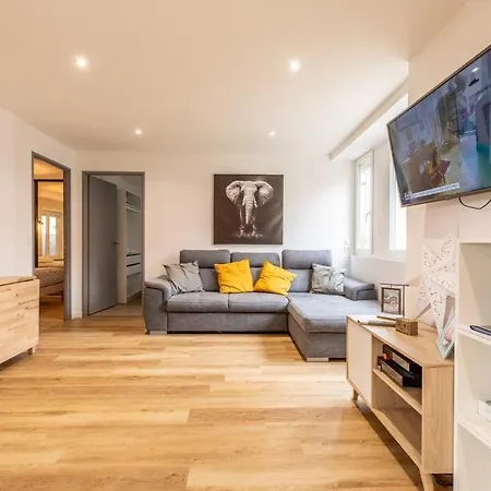 Maison Equipee Terrasse & Garage Apartment *